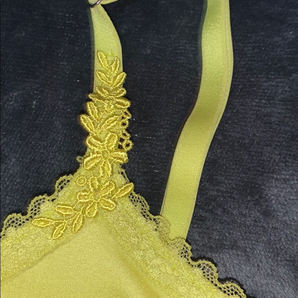 Lace Bra - Picture 2 of 2